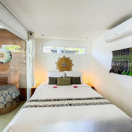 Villa Kotak Surfers Escape Reopening Rates Apply Now Selong Belanak Bagian luar foto